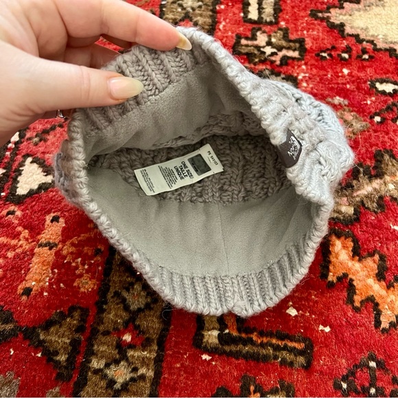 North Face fleece lined hat - Picture 2 of 3